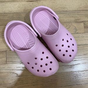 CROCS classic women’s clog in Lilac